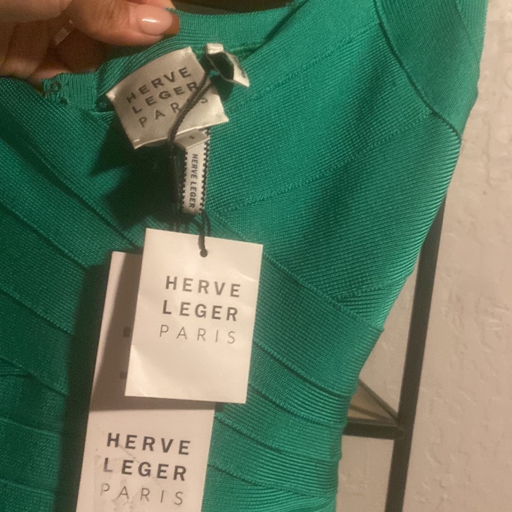 Perfect for a wedding or a fancy dinner, size S but can fit a size 2 or 3. - Picture 2 of 2